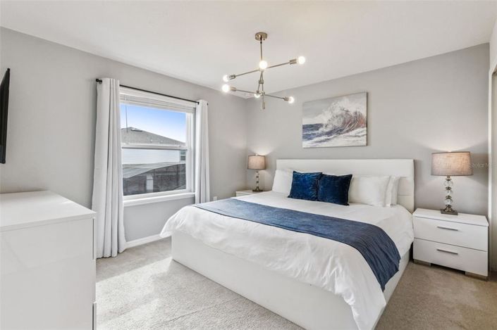 Image No.37-10 Bed House for sale