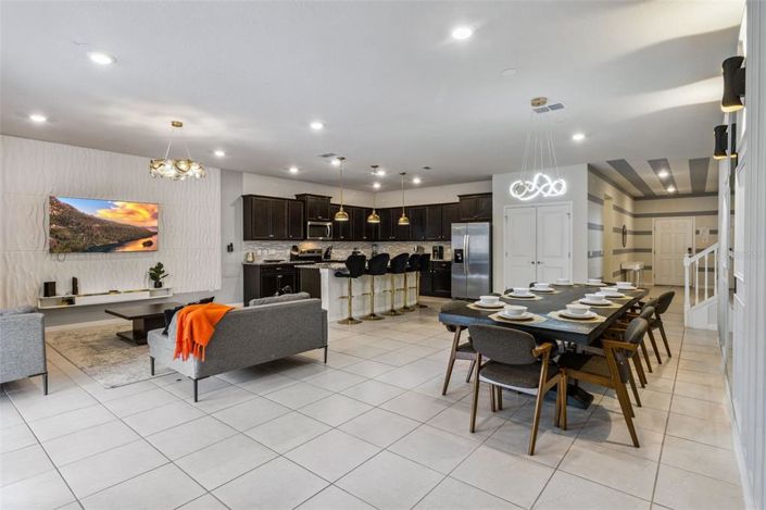 Image No.6-10 Bed House for sale