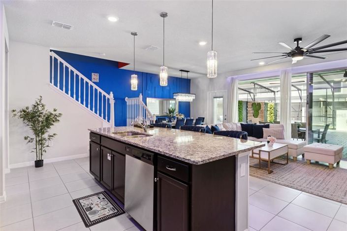 Image No.11-5 Bed Townhouse for sale