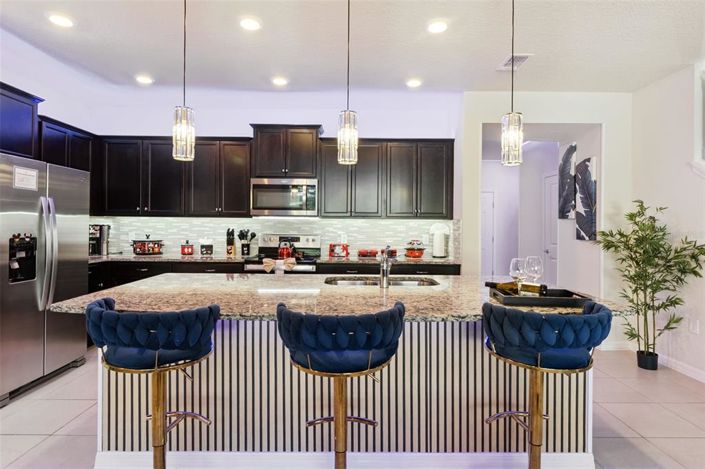 Image No.13-5 Bed Townhouse for sale