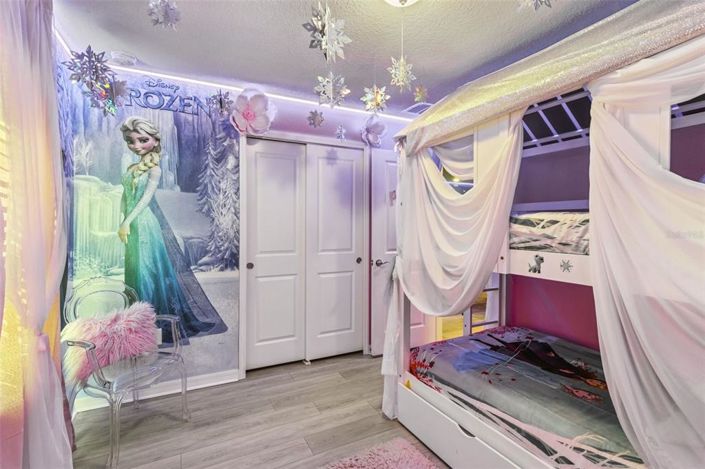 Image No.24-5 Bed Townhouse for sale