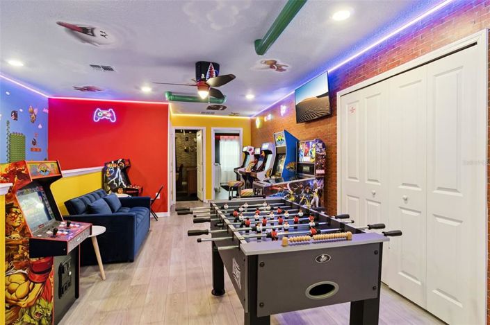 Image No.36-5 Bed Townhouse for sale