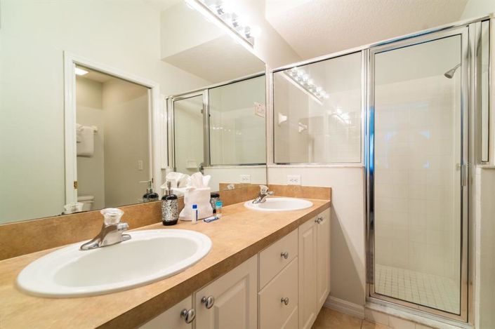 Image No.12-3 Bed Property for sale