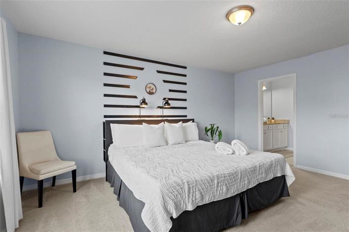 Image No.17-5 Bed Townhouse for sale