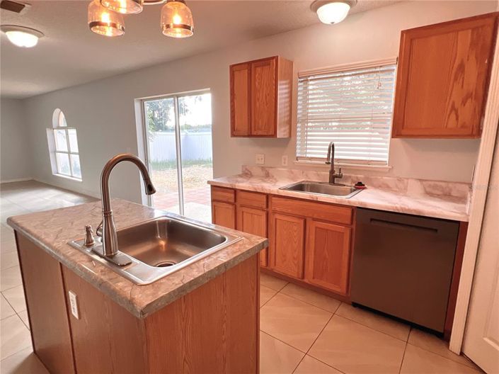 Image No.9-Maison de 4 chambres à vendre à Saint John