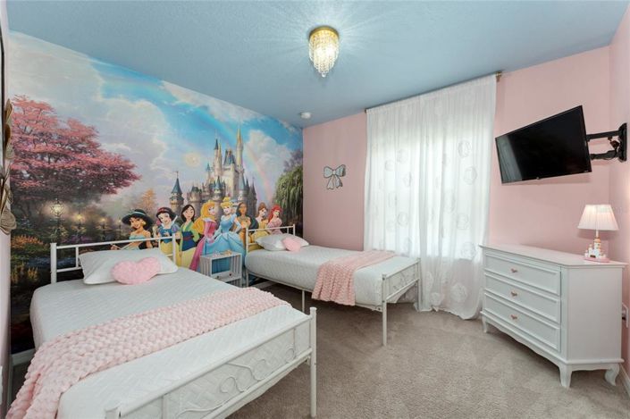 Image No.24-5 Bed Townhouse for sale