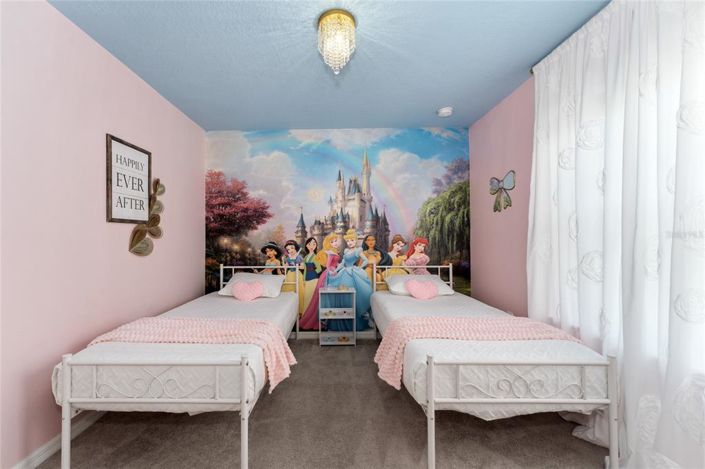 Image No.25-5 Bed Townhouse for sale