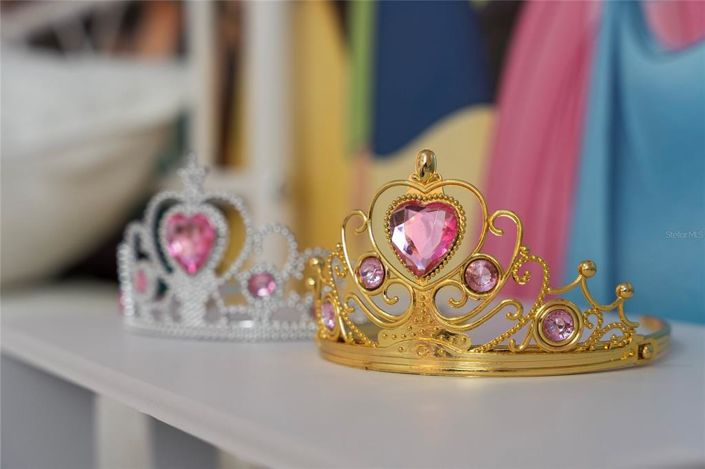 Image No.32-5 Bed Townhouse for sale