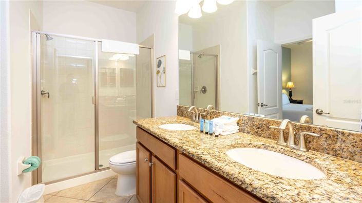 Image No.24-9 Bed House for sale