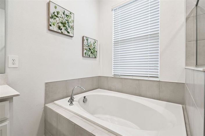 Image No.25-3 Bed Property for sale