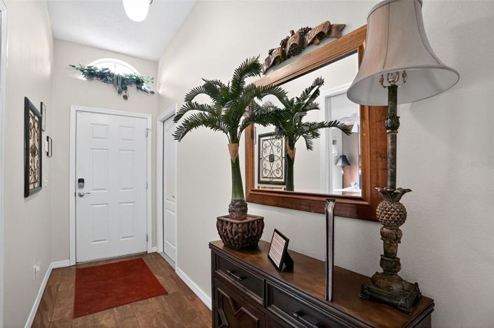 Image No.2-5 Bed House for sale