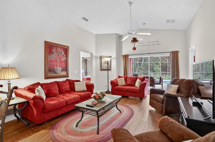 Image No.7-5 Bed House for sale