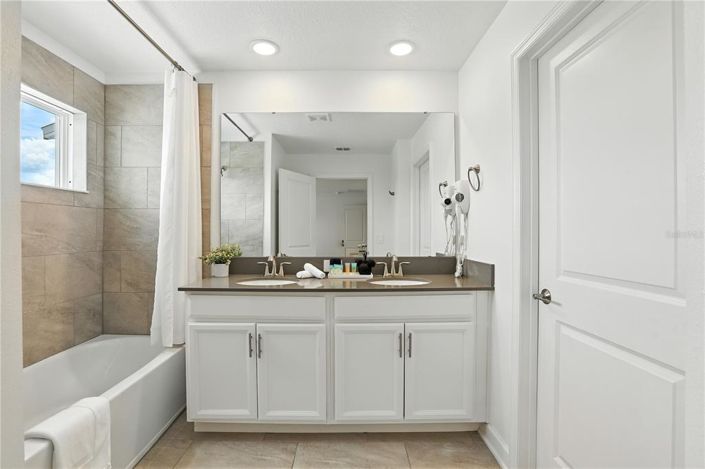 Image No.15-4 Bed Townhouse for sale