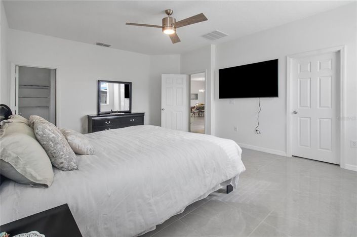 Image No.12-4 Bed Property for sale