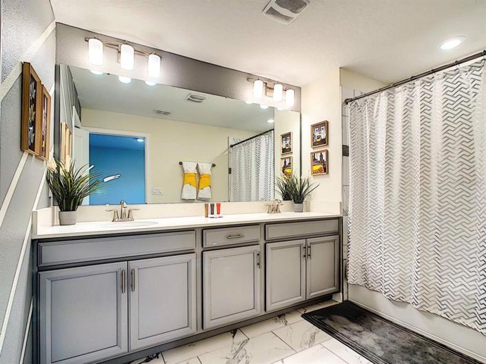 Image No.11-5 Bed Townhouse for sale