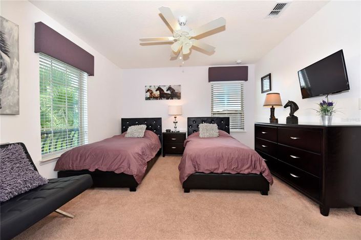 Image No.11-7 Bed Property for sale