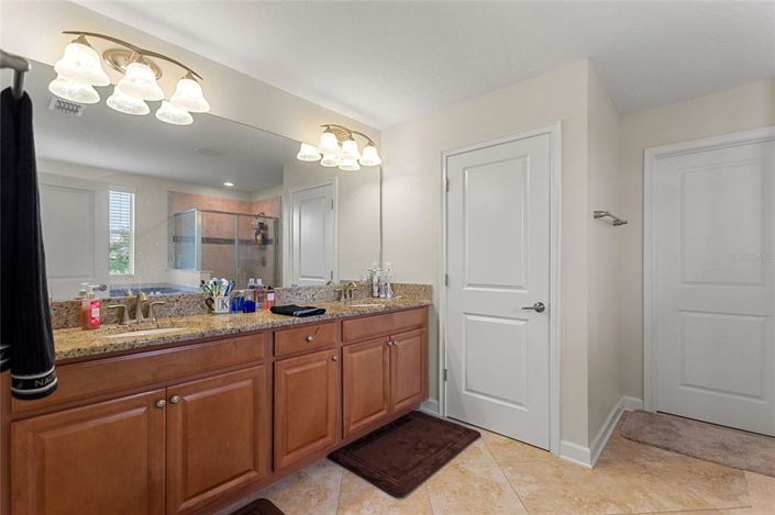 Image No.20-4 Bed House for sale