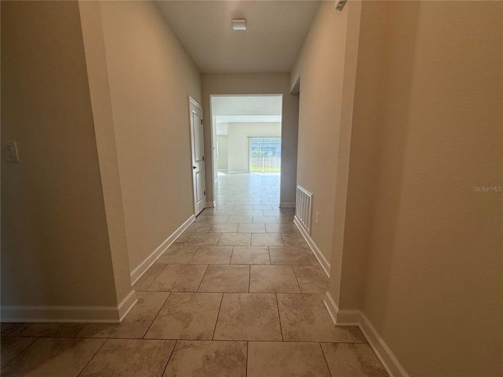 Image No.18-4 Bed House for sale