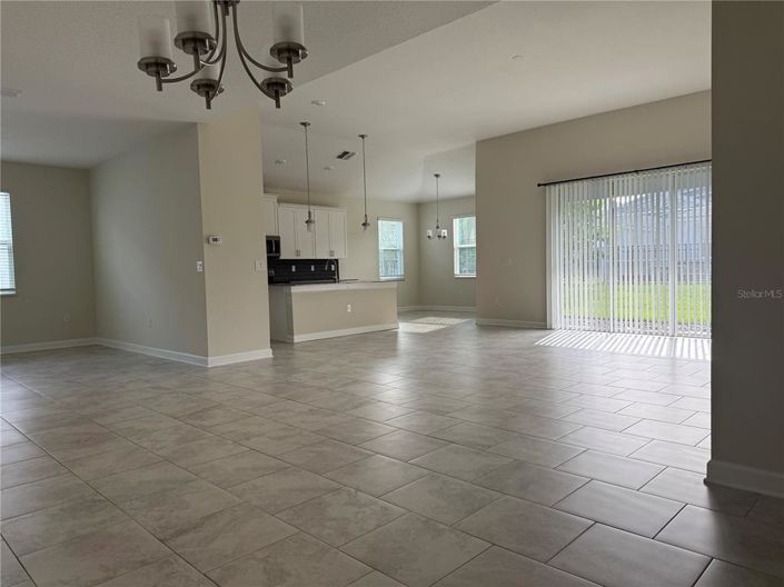 Image No.2-4 Bed House for sale