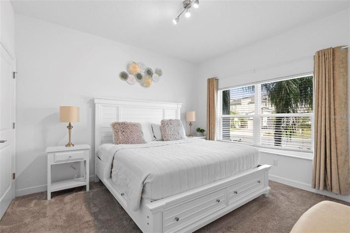 Image No.17-4 Bed Townhouse for sale