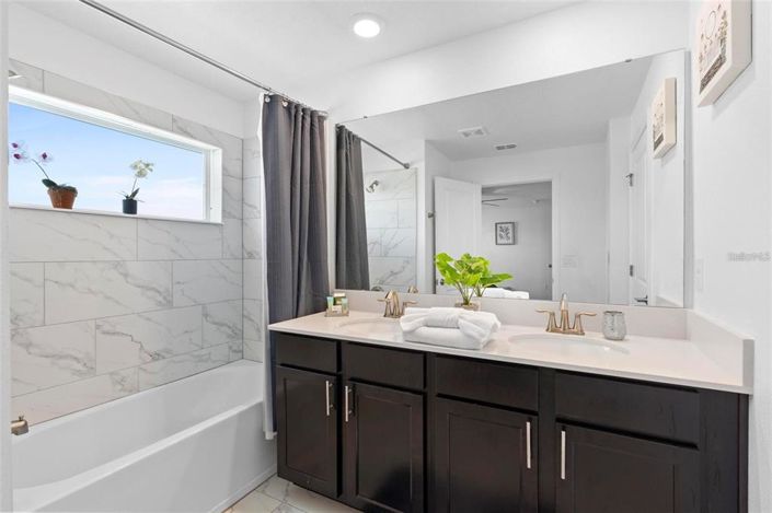 Image No.27-4 Bed Townhouse for sale