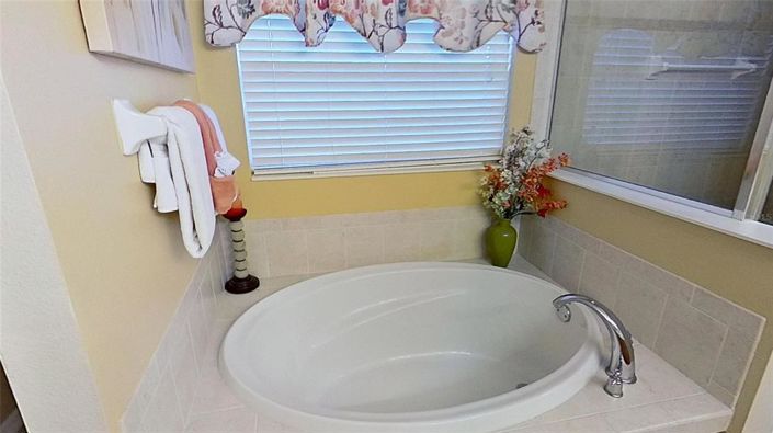 Image No.33-5 Bed Property for sale