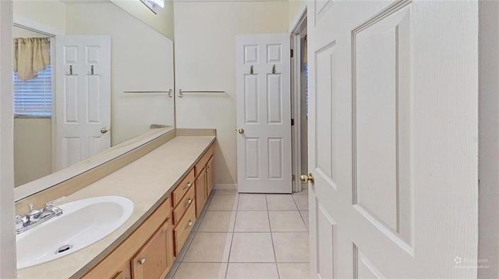 Image No.60-5 Bed Property for sale