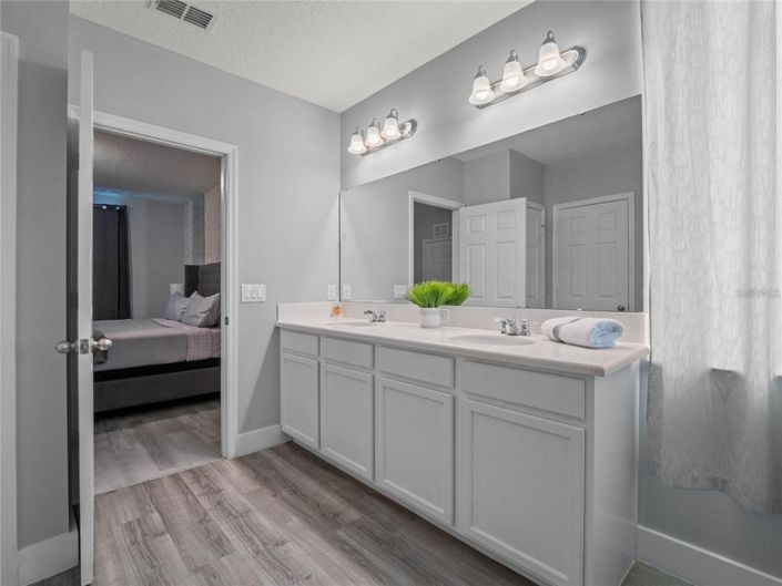 Image No.21-4 Bed Property for sale