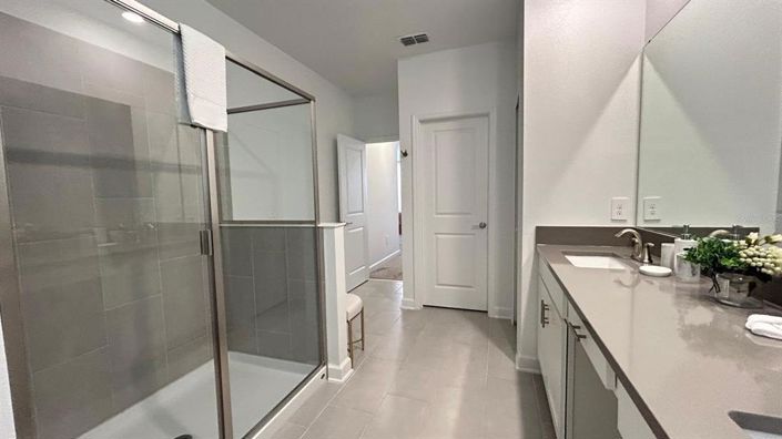 Image No.17-6 Bed House for sale