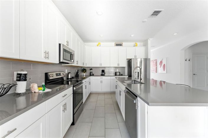 Image No.26-6 Bed House for sale