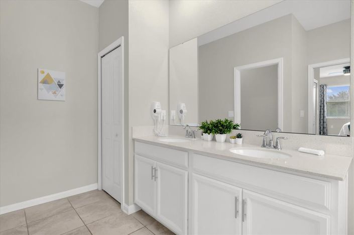 Image No.27-3 Bed Townhouse for sale