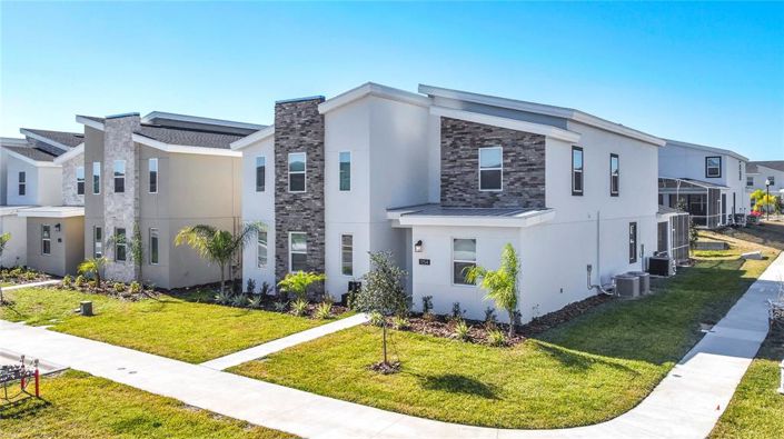 Image No.2-8 Bed House for sale