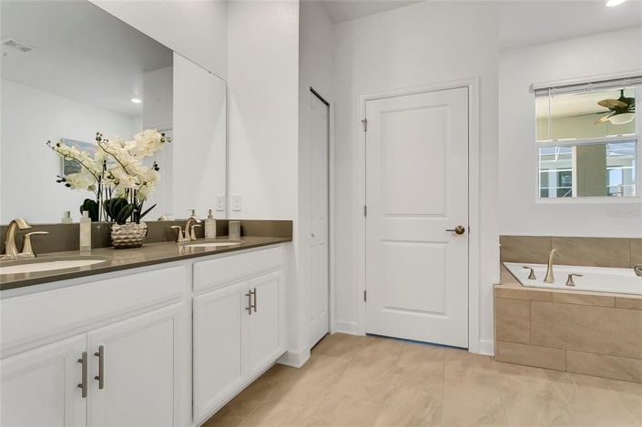 Image No.22-8 Bed House for sale