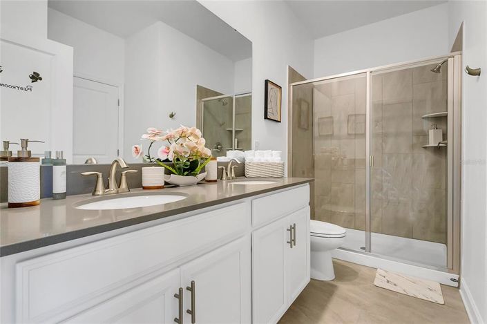 Image No.24-8 Bed Property for sale