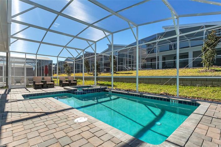 Image No.3-8 Bed House for sale