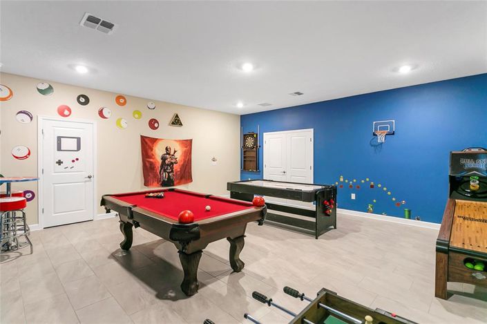 Image No.31-8 Bed Property for sale