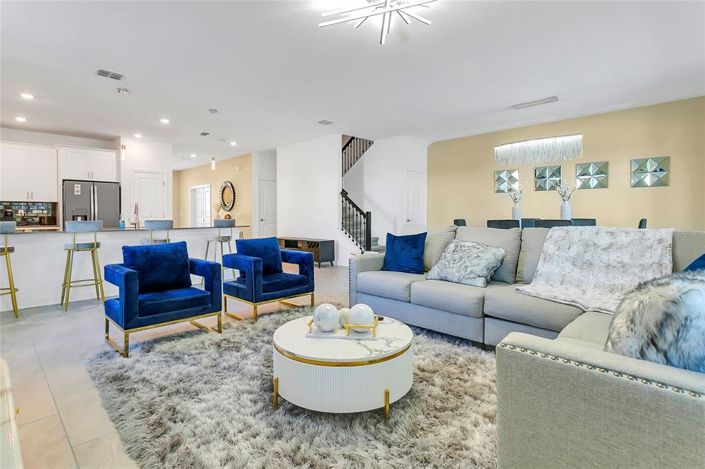 Image No.5-8 Bed House for sale