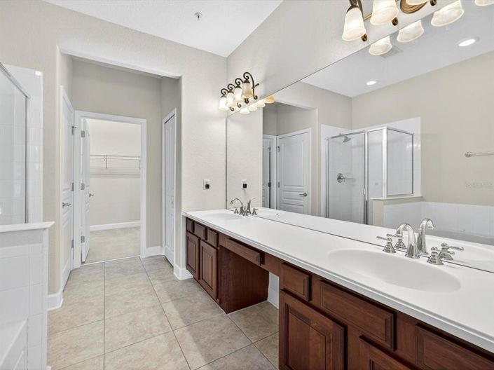 Image No.19-3 Bed Townhouse for sale