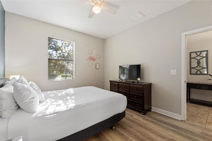 Image No.13-7 Bed Property for sale