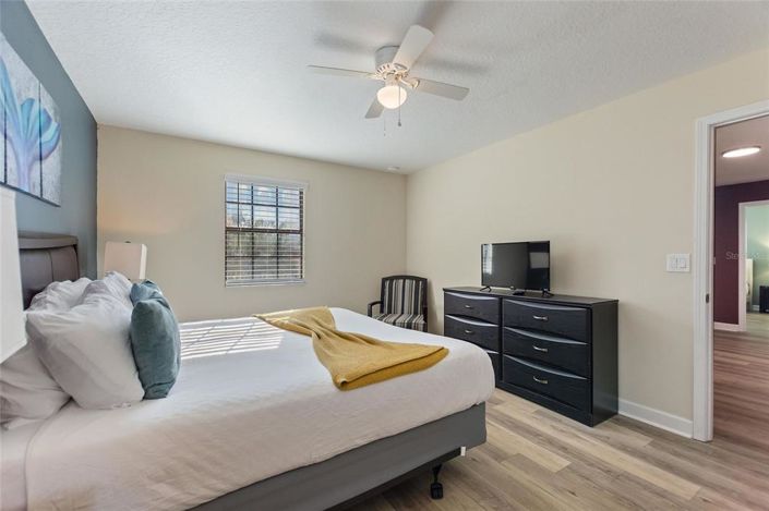 Image No.16-7 Bed Property for sale