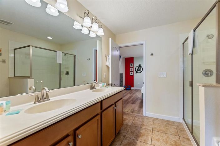 Image No.18-7 Bed House for sale