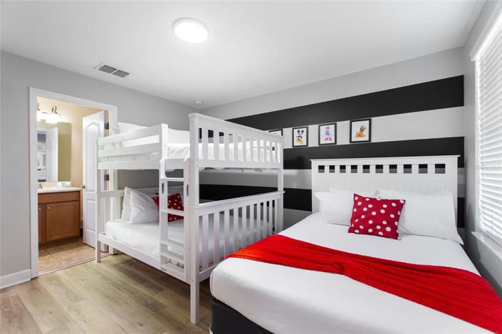 Image No.32-7 Bed House for sale