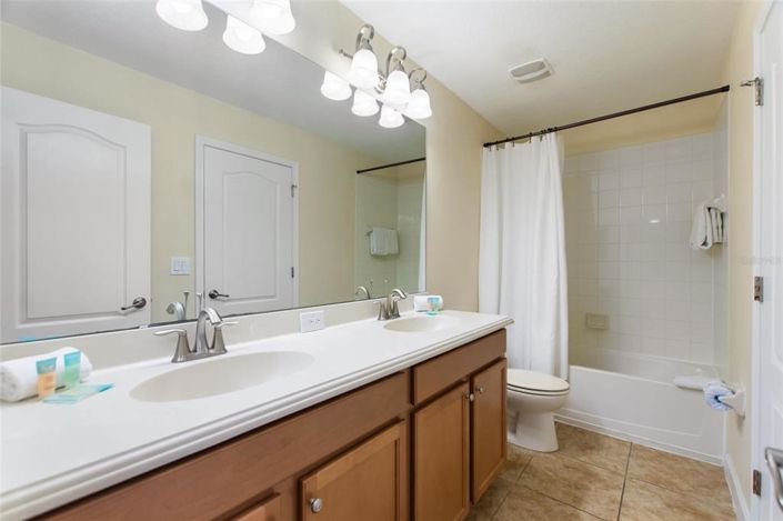 Image No.36-7 Bed House for sale