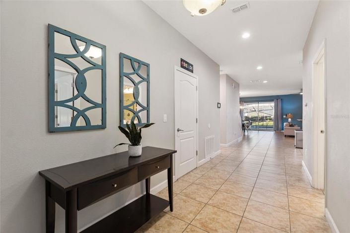 Image No.4-7 Bed Property for sale