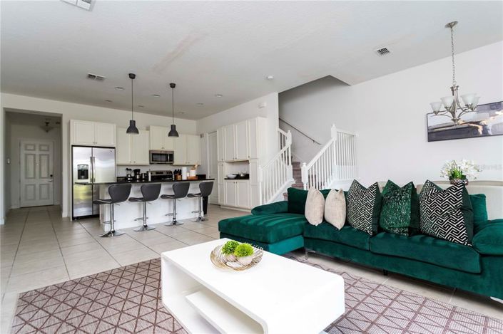 Image No.16-5 Bed Townhouse for sale