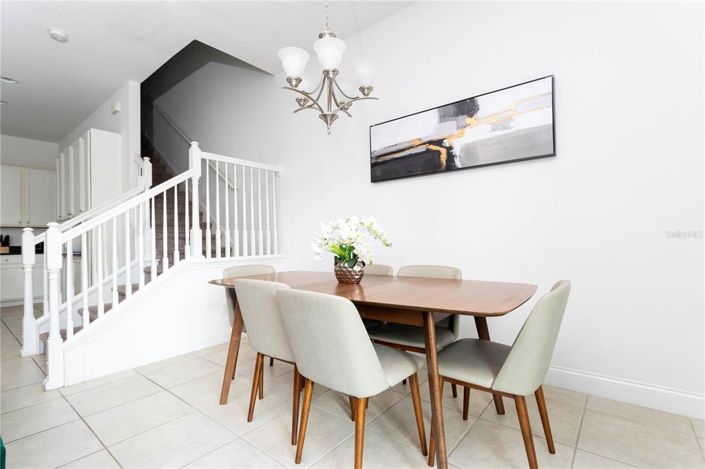 Image No.19-5 Bed Townhouse for sale