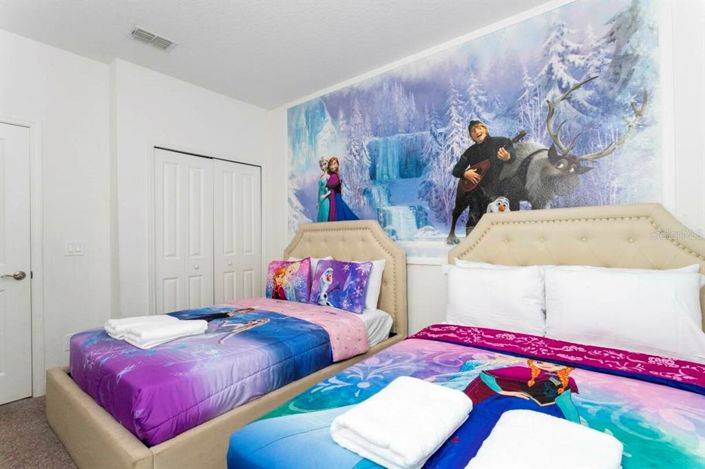 Image No.25-5 Bed Townhouse for sale