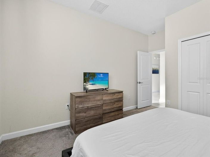 Image No.18-5 Bed House for sale