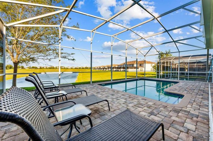 Image No.10-8 Bed Property for sale