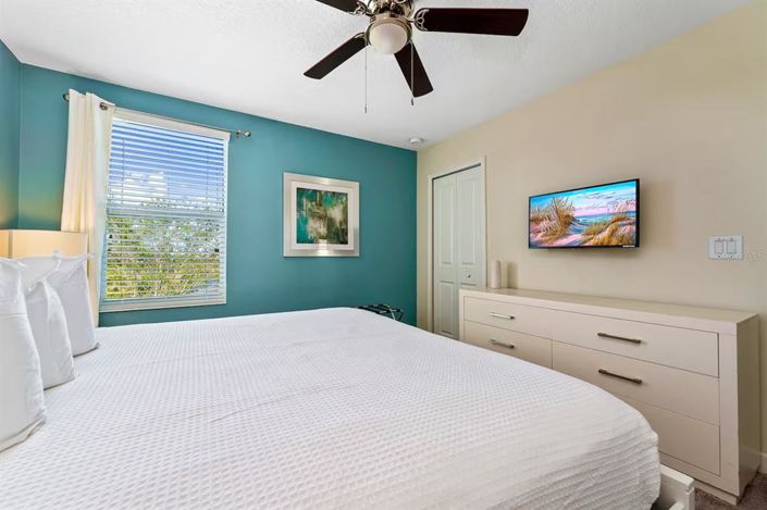 Image No.30-8 Bed Property for sale